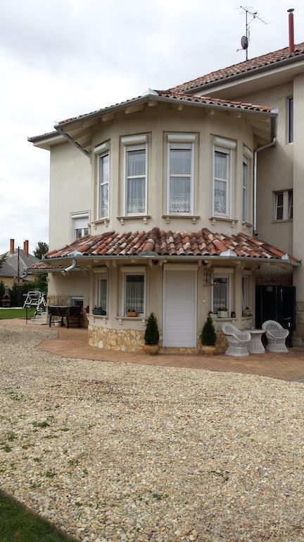 Villa Rubin Panzio Hajduszoboszlo Exterior photo