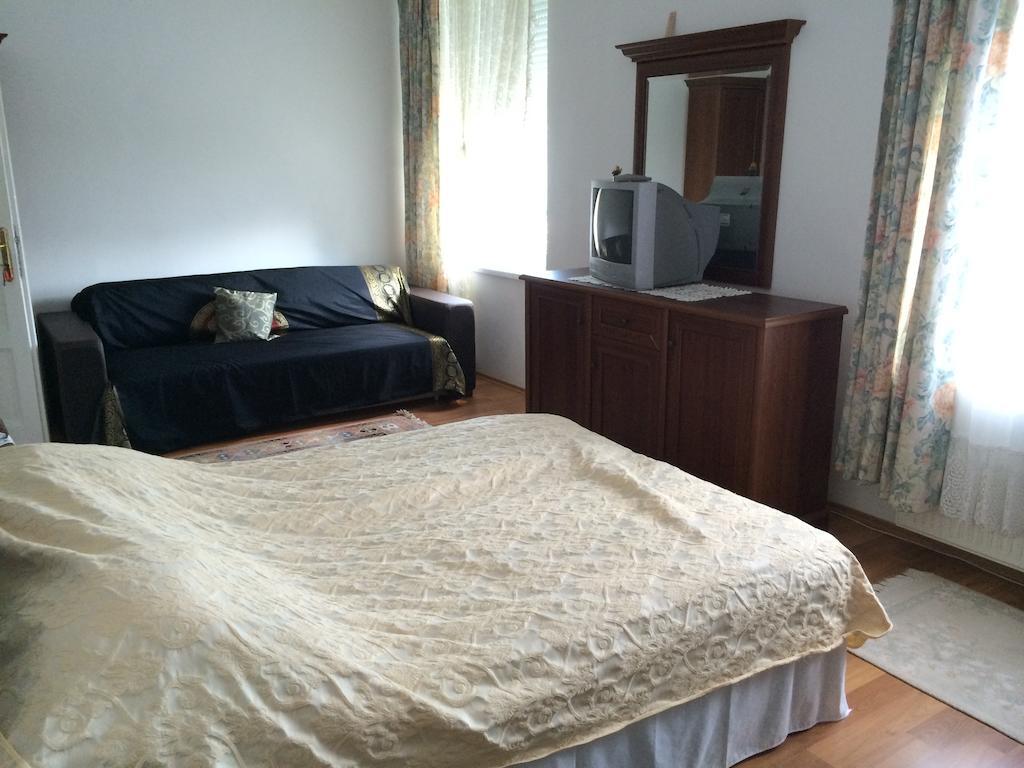 Villa Rubin Panzio Hajduszoboszlo Room photo